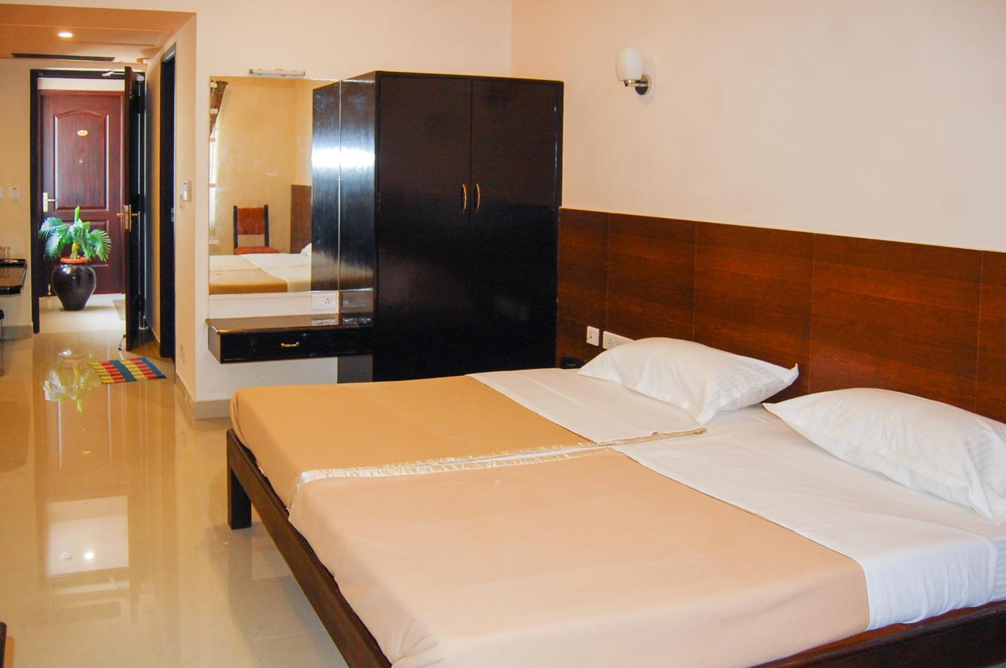 Philomena Hotel & Apartment Thanjavur Exterior photo